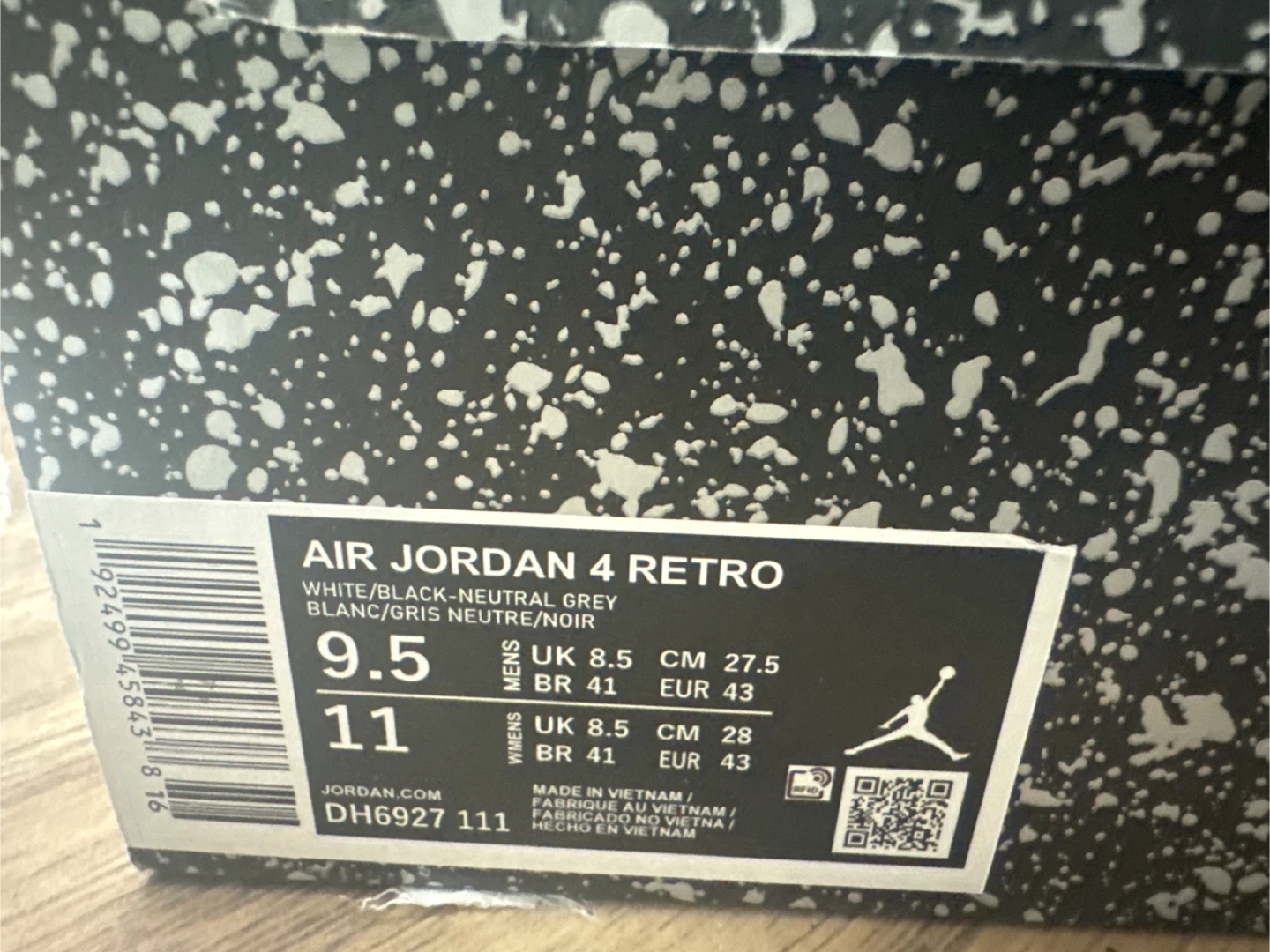 Air Jordan 4 Retro White/Black Size 9.5