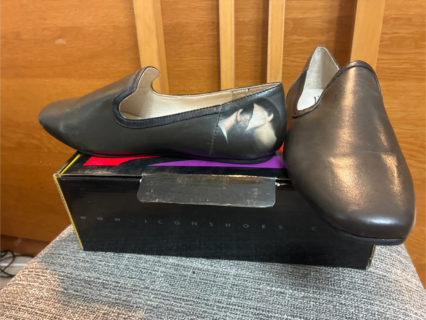 New Icon Leather Smoking Slipper Predator - Size 9.5