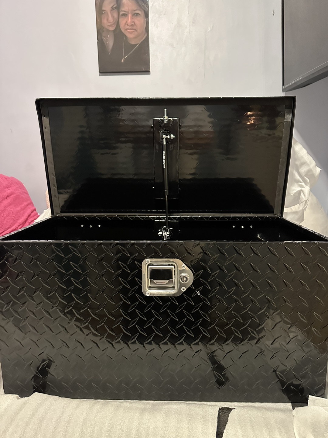 Garvee Truck Bed Tool Box - Black - New in Box! - photo 3