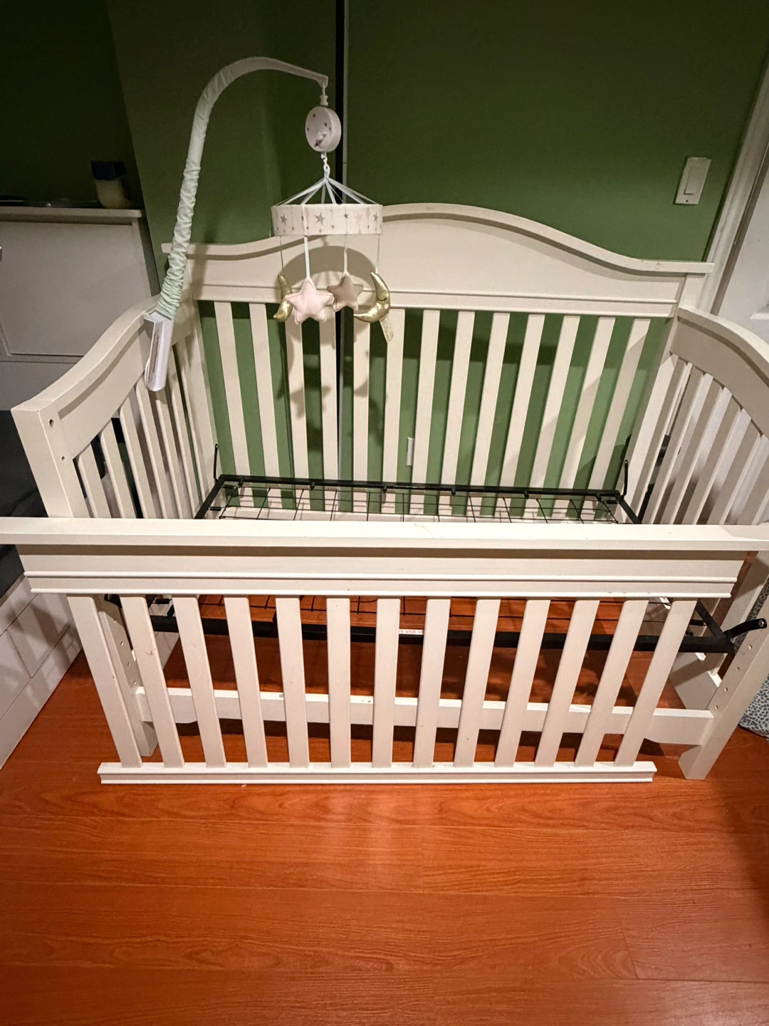 Convertible White Baby Crib with Mattress & Mobile - photo 2