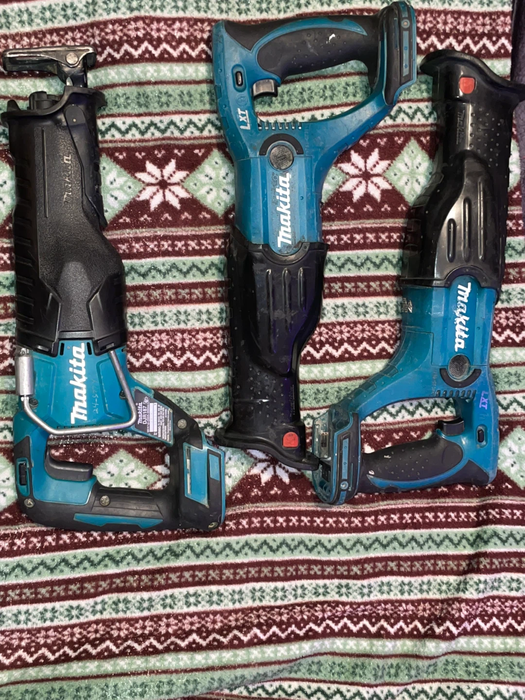 Makita Reciprocating Saws + Battery Charger - photo 2