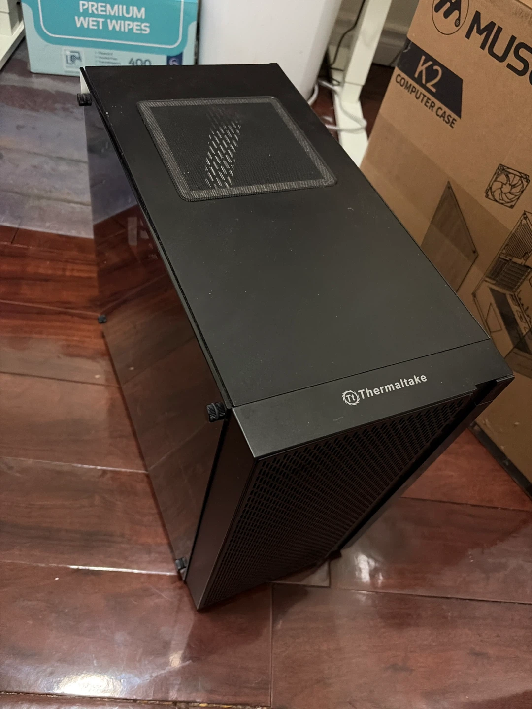 Thermaltake Computer Case H18 + pwr supply - photo 2