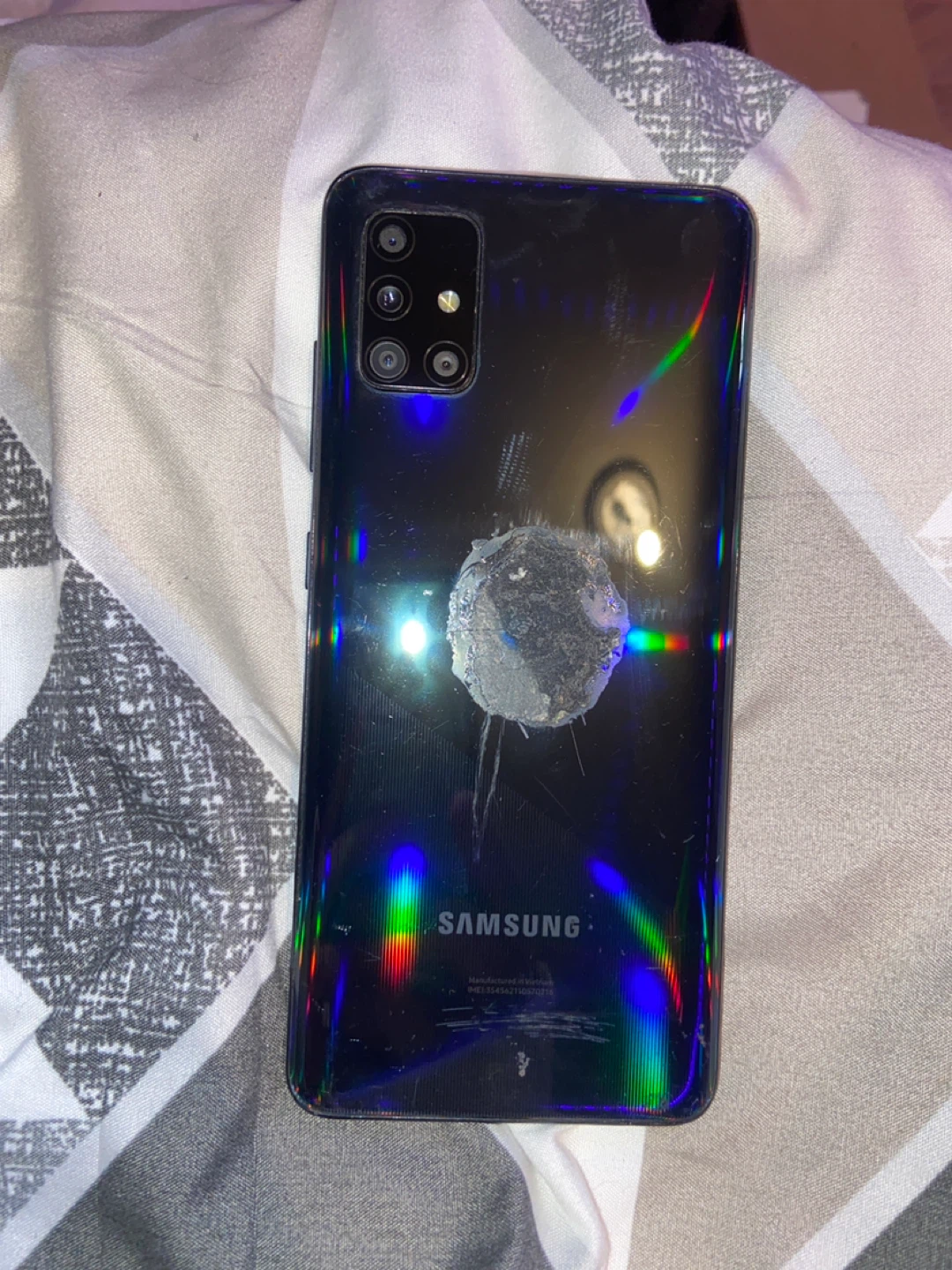 Samsung A51 phone - Damaged - photo 2