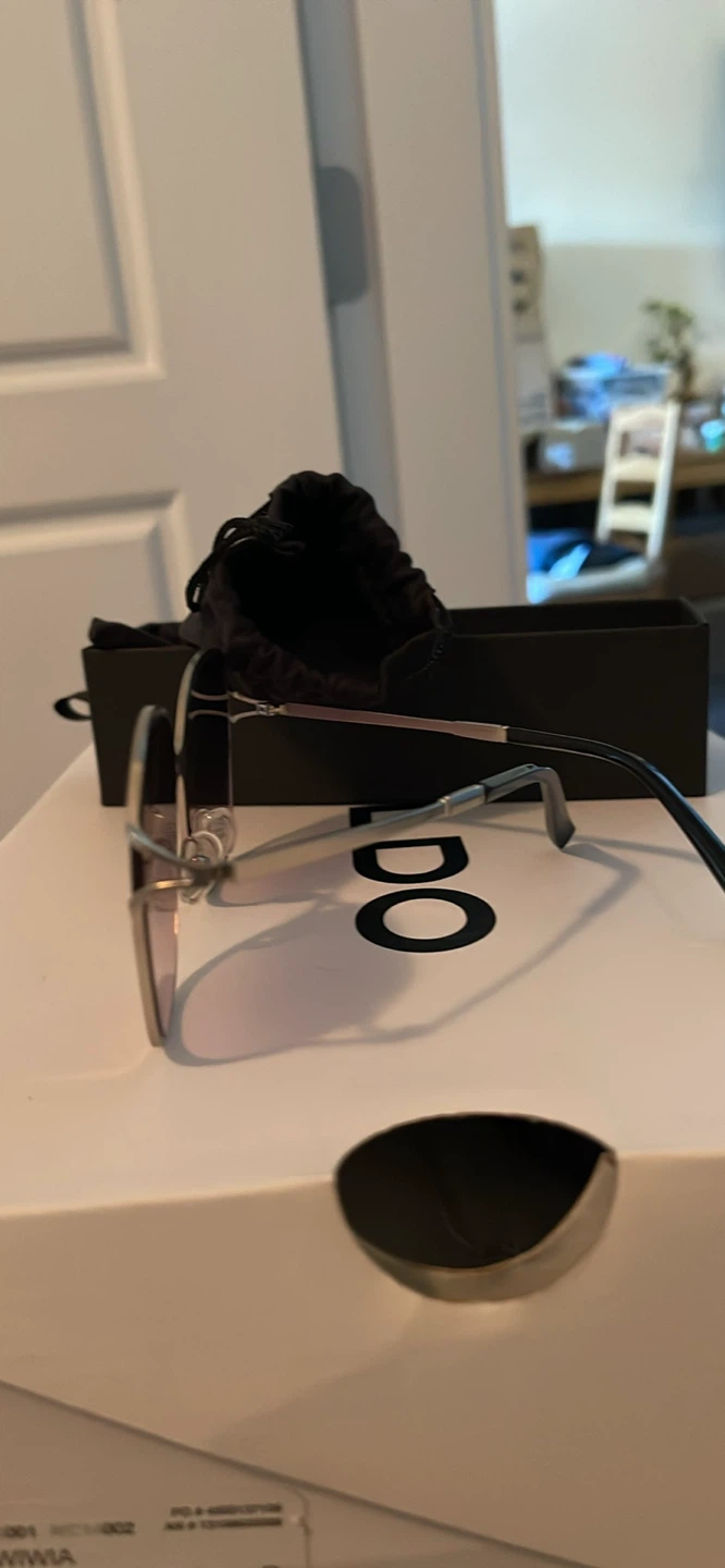 Sunglasses - photo 2