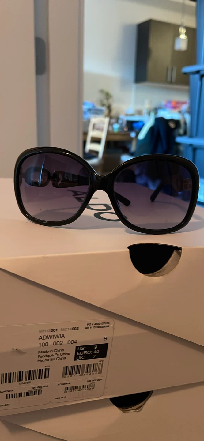 Black Sunglasses - photo 2