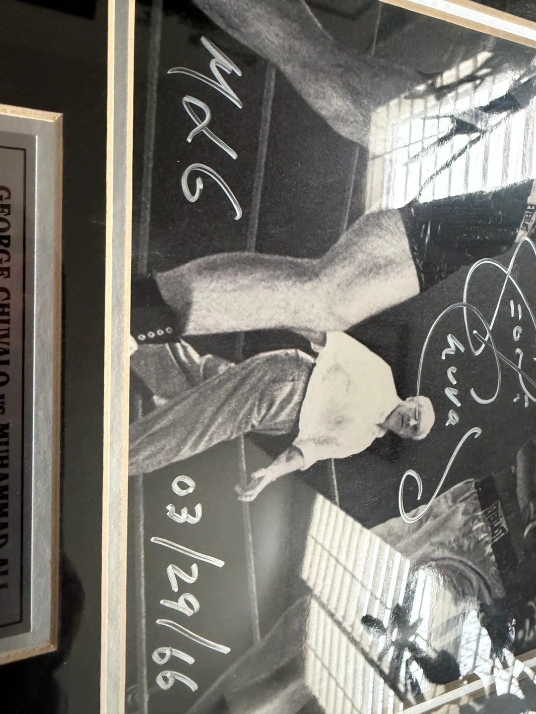 George Chuvalo vs Muhammad Ali Autographed Photo & Glove - photo 4