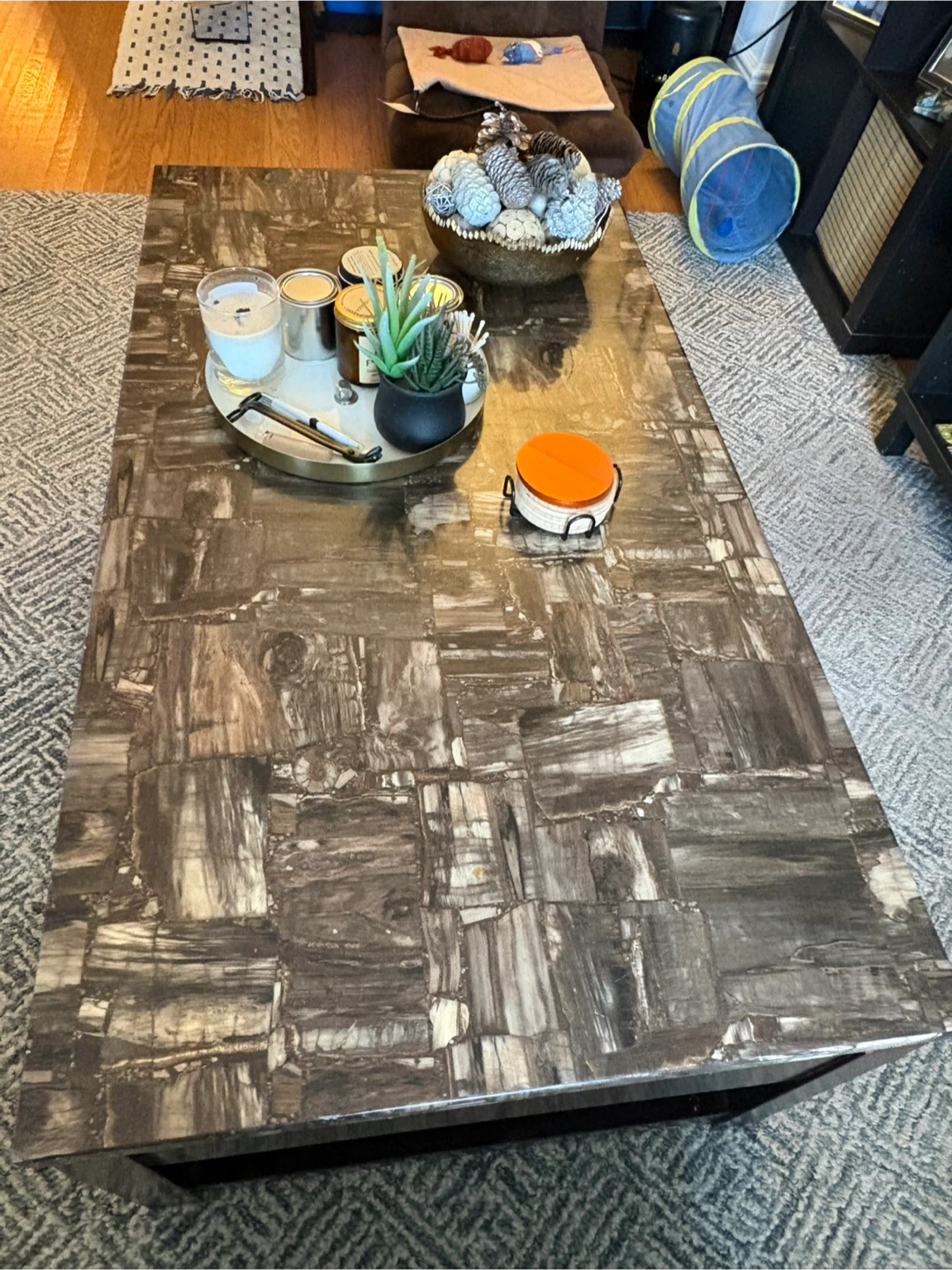 Coffee Table with Lift Top