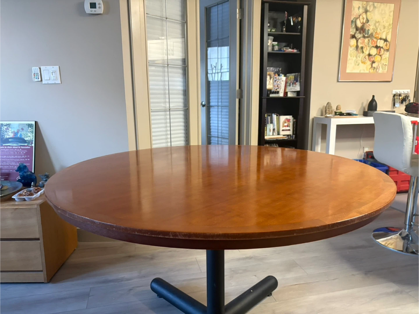 Round Wooden Dining Table - photo 2