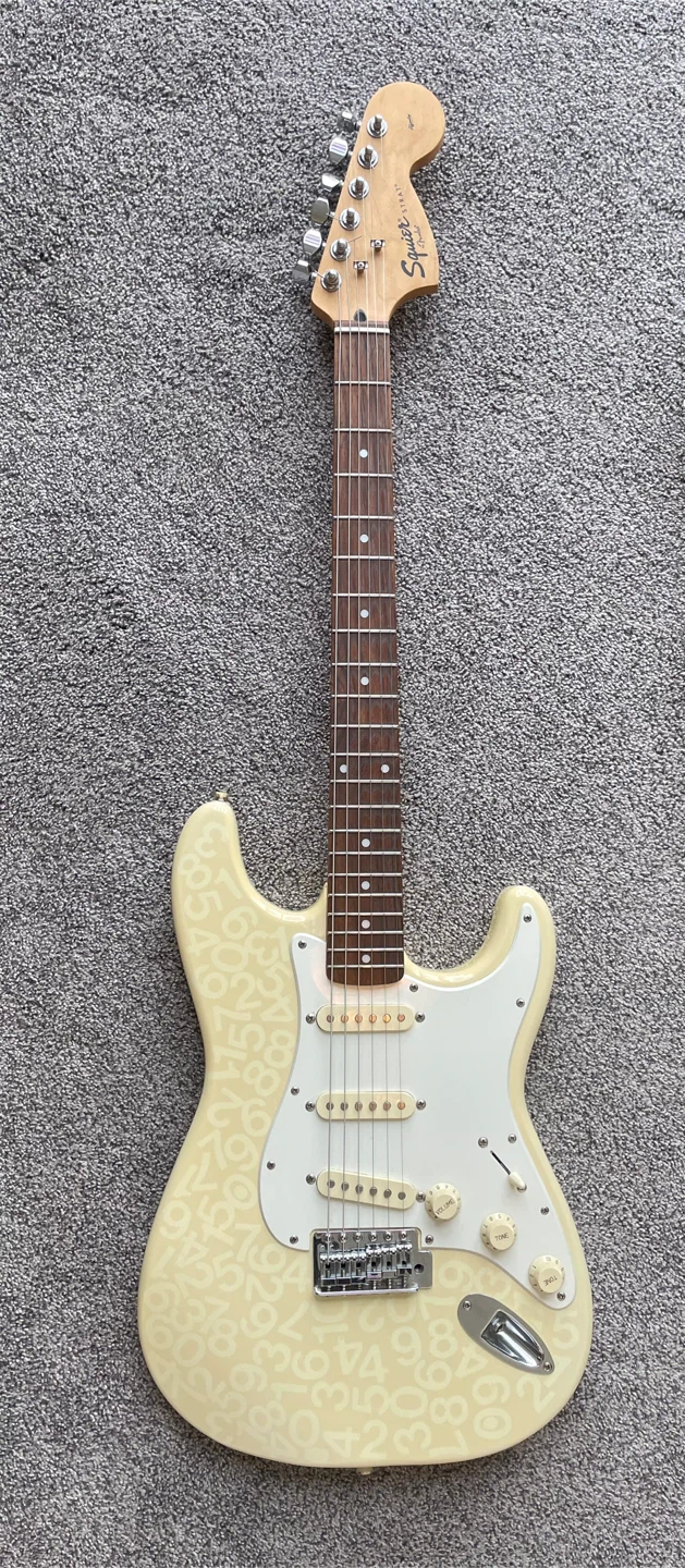 Squier Stratocaster - "Numbers" Graphic Finish w/ Hard Case - photo 2