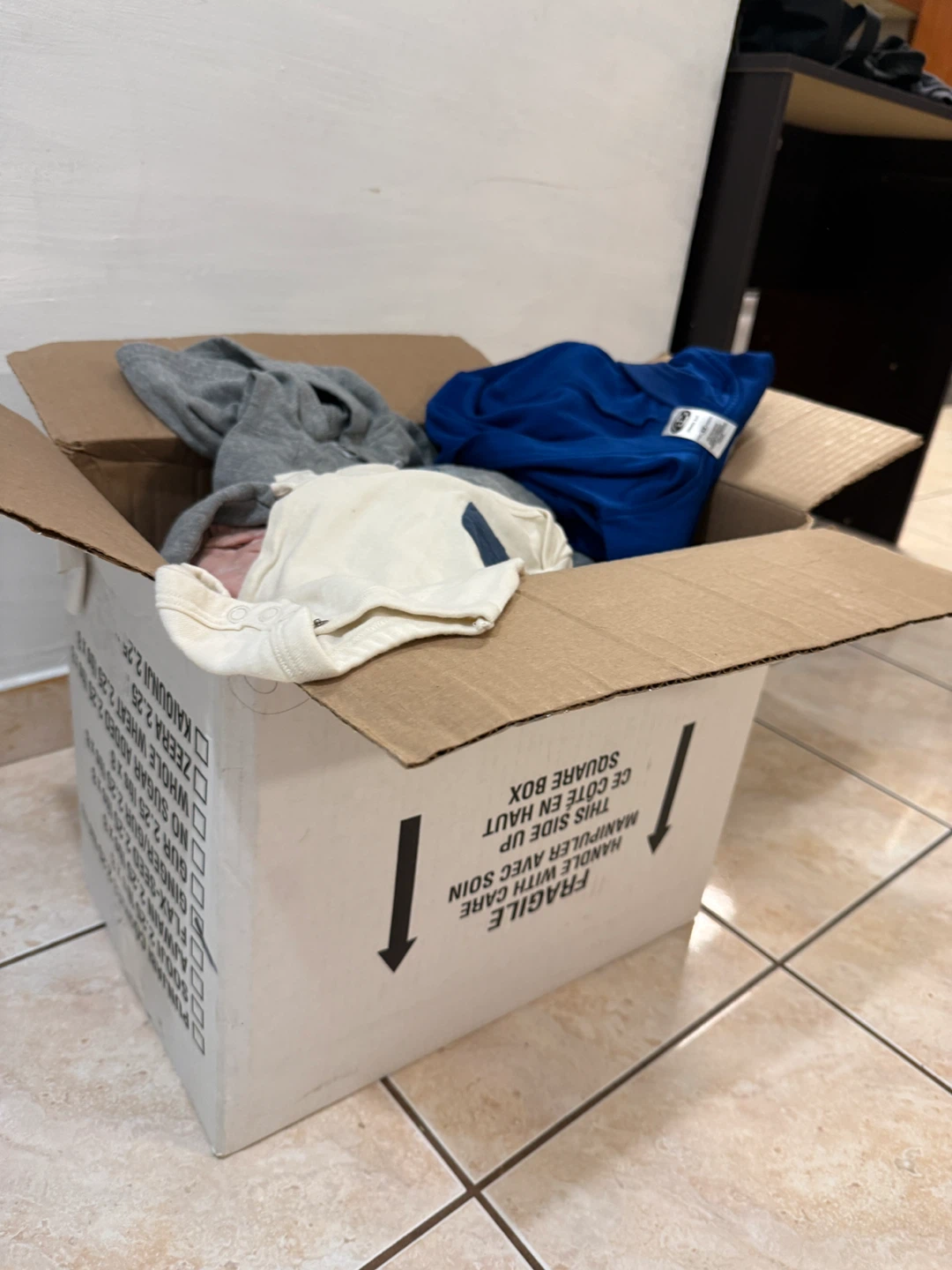 Kids Cinderella Scooter & Box of Clothes - photo 4