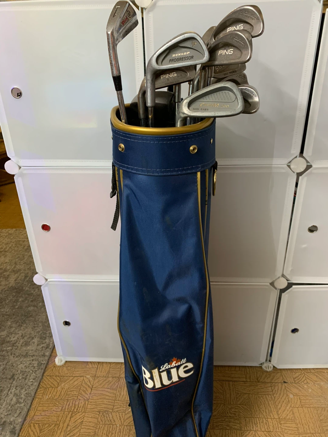 Golf Club Set with Labatt Blue Bag - photo 2