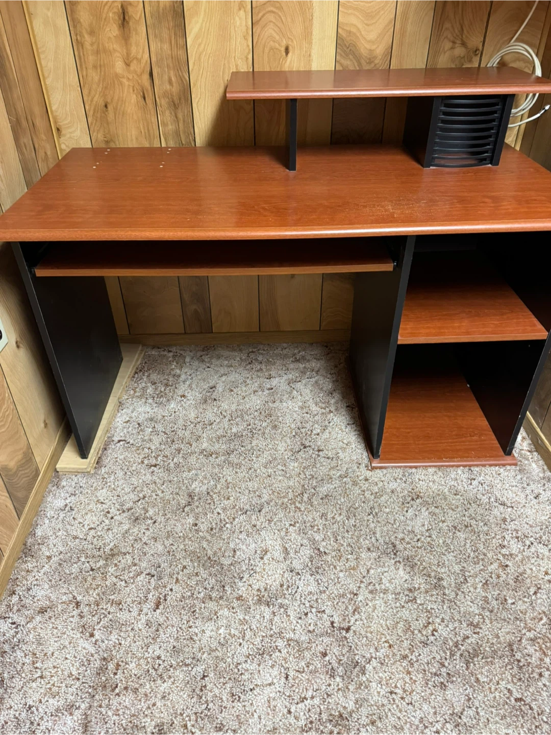 Computer desk