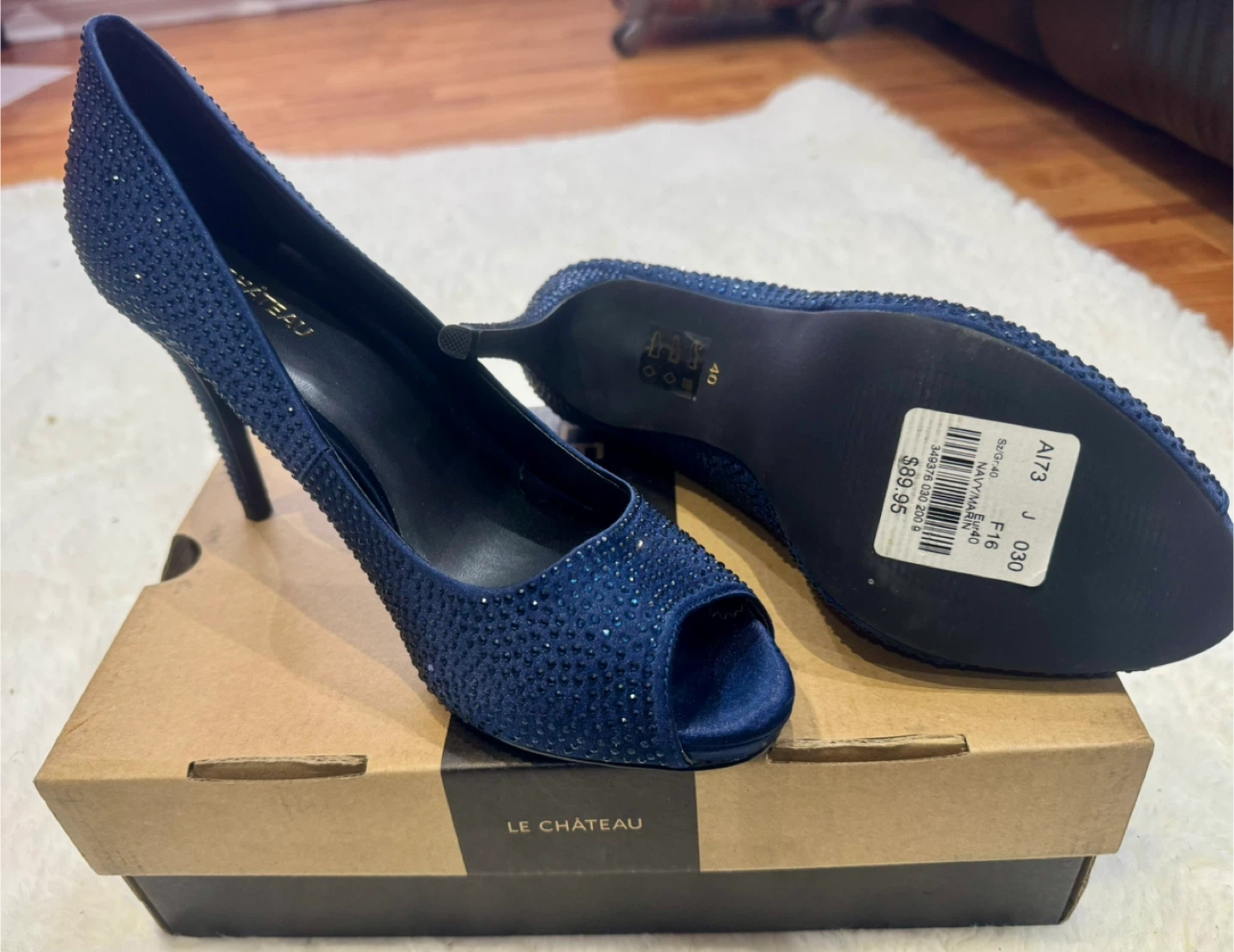 Le Chateau Navy Heels - Size 10 - photo 2
