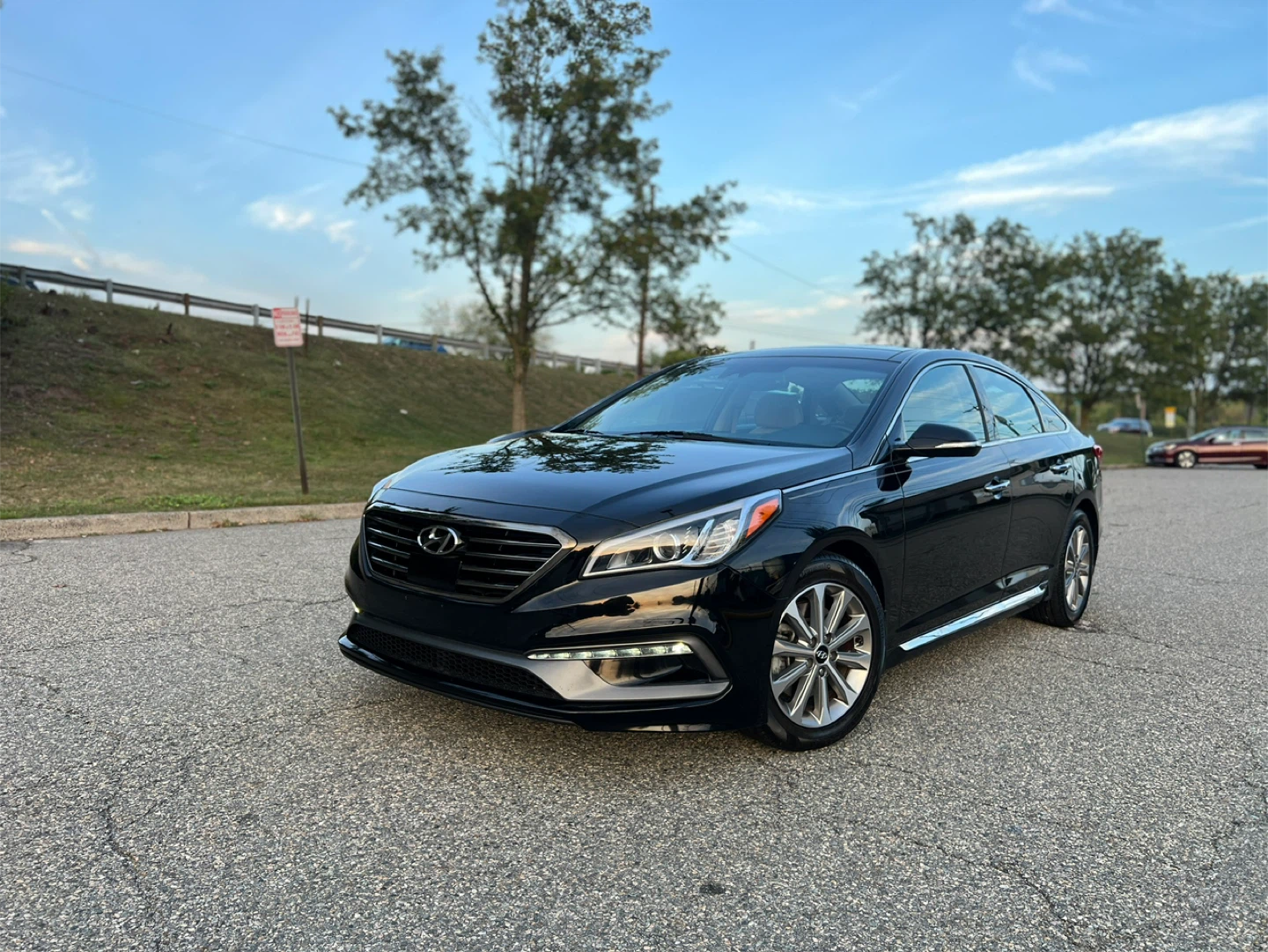 Hyundai Sonata Limited - Black Sedan