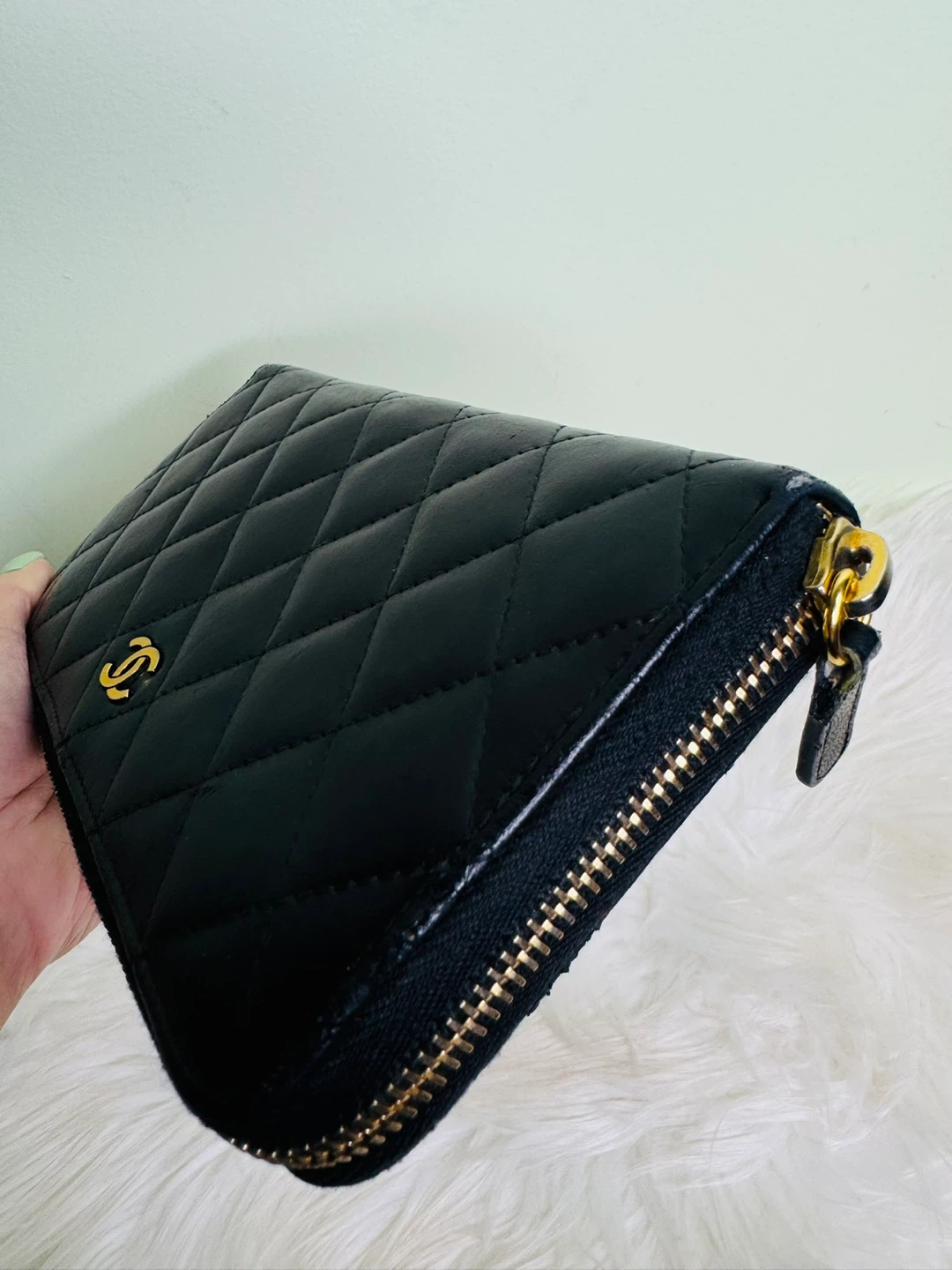 Chanel Black Quilted Wallet - photo 4
