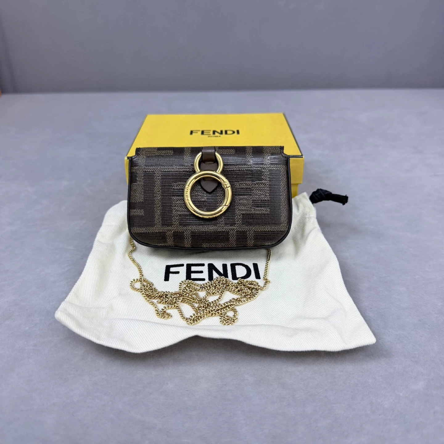 Fendi Nano Baguette Tess.Vetrificato FF 1974 Mogano - photo 2