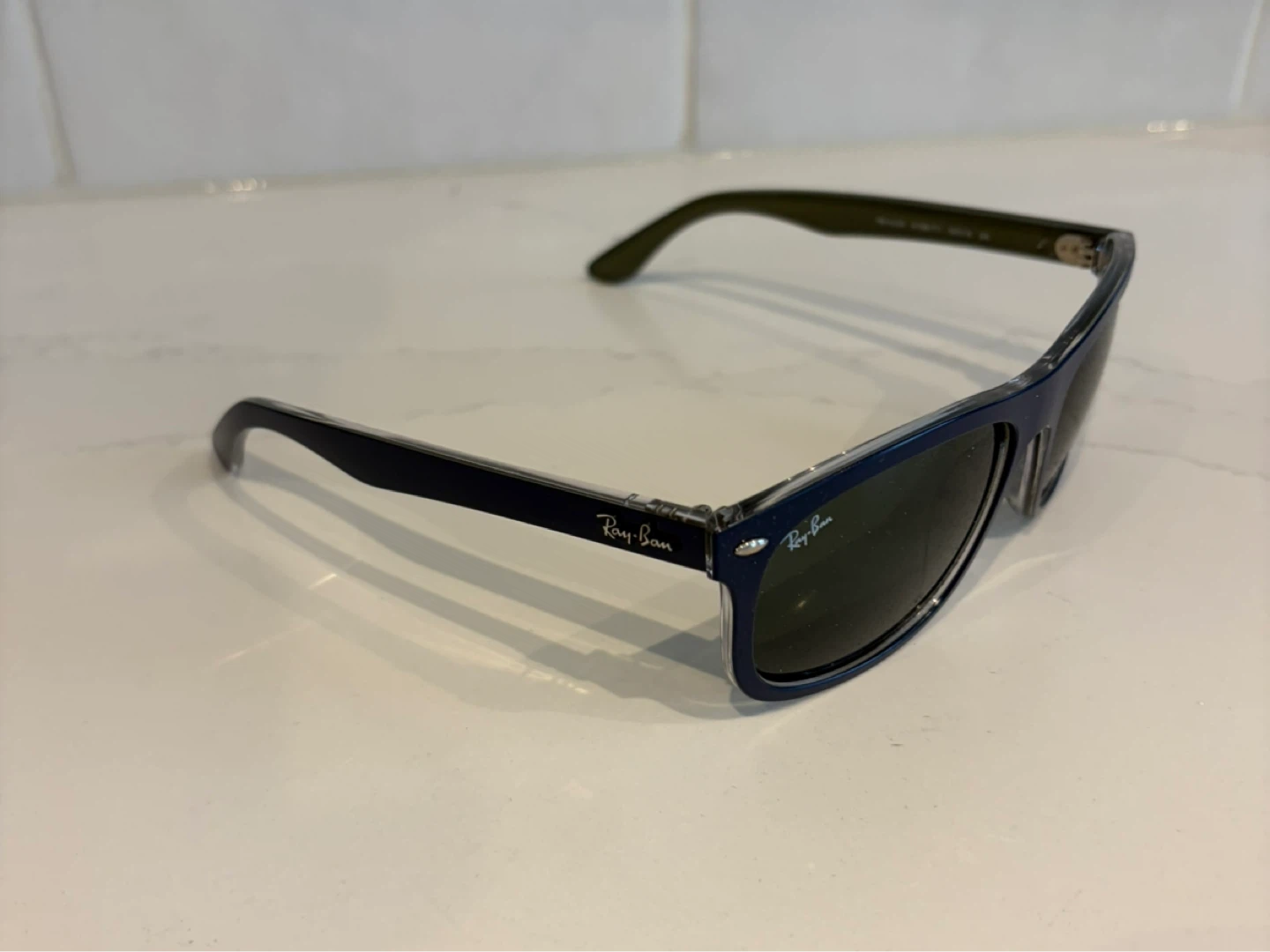 Ray-Ban Sunglasses with Case - photo 3