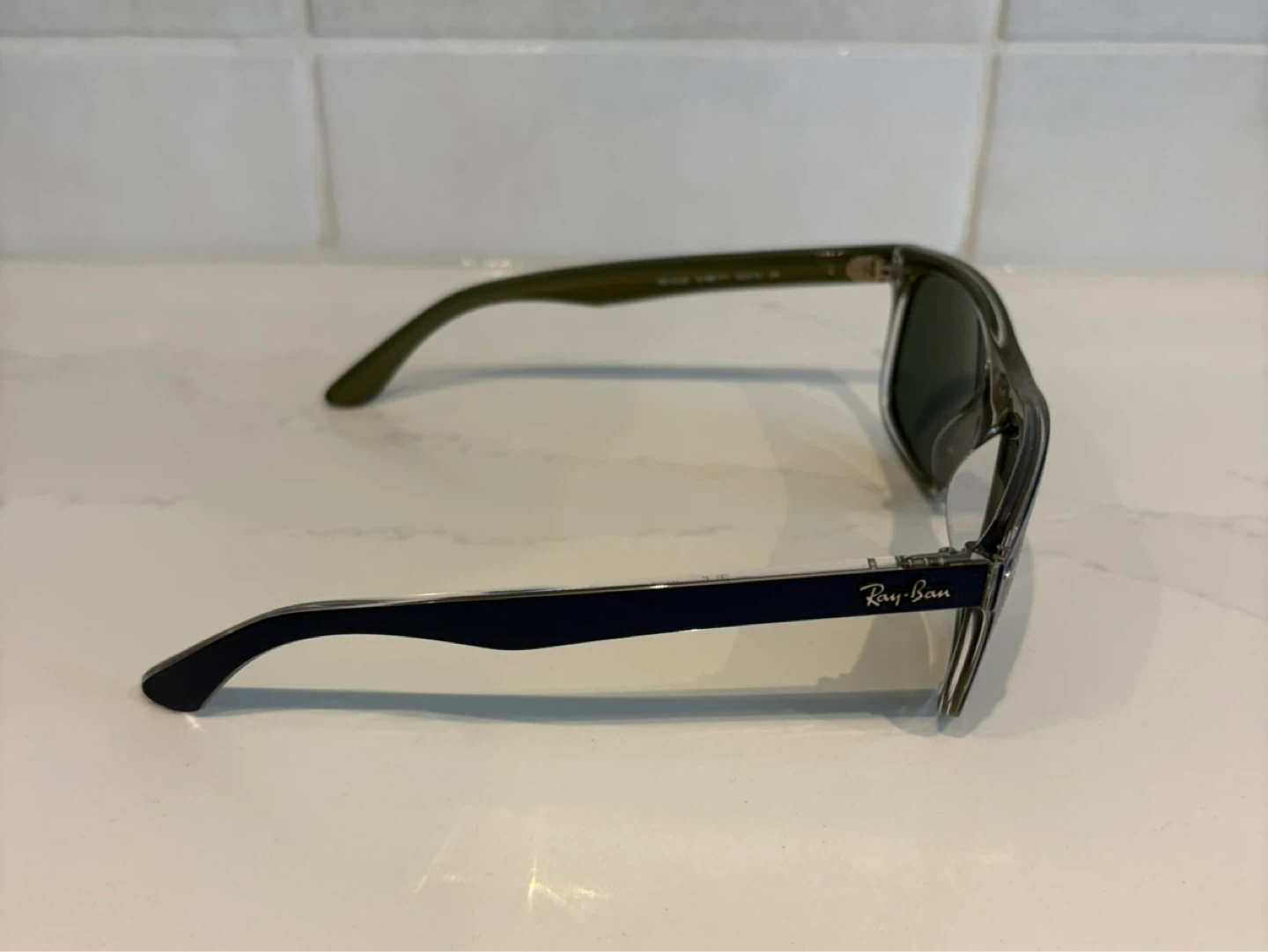 Ray-Ban Sunglasses with Case - photo 4