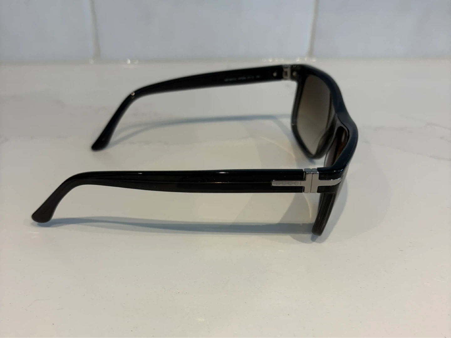 Gucci Black Sunglasses with Case - photo 4