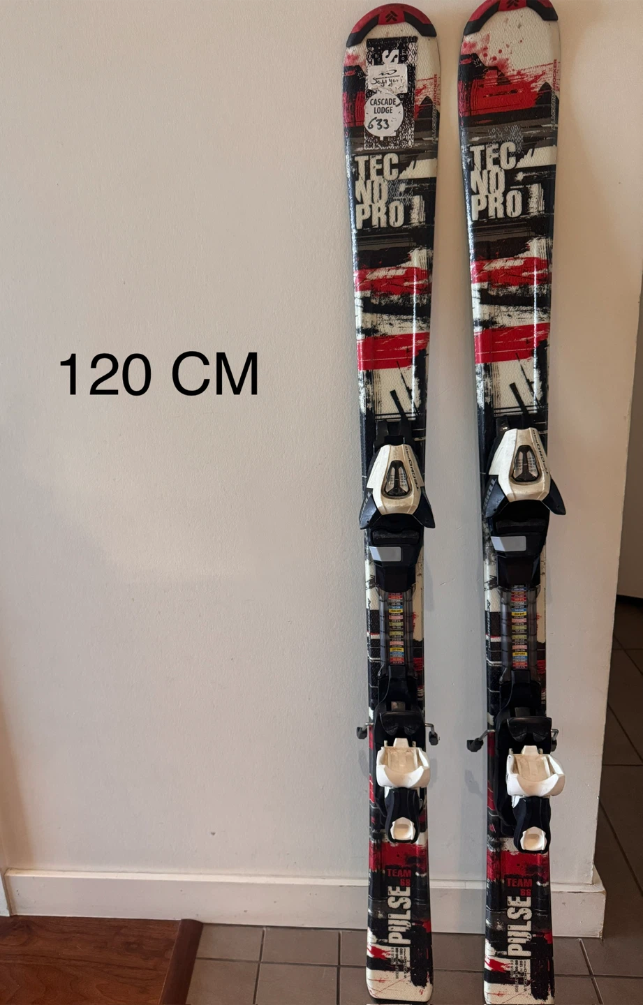 Kids skis and bindings