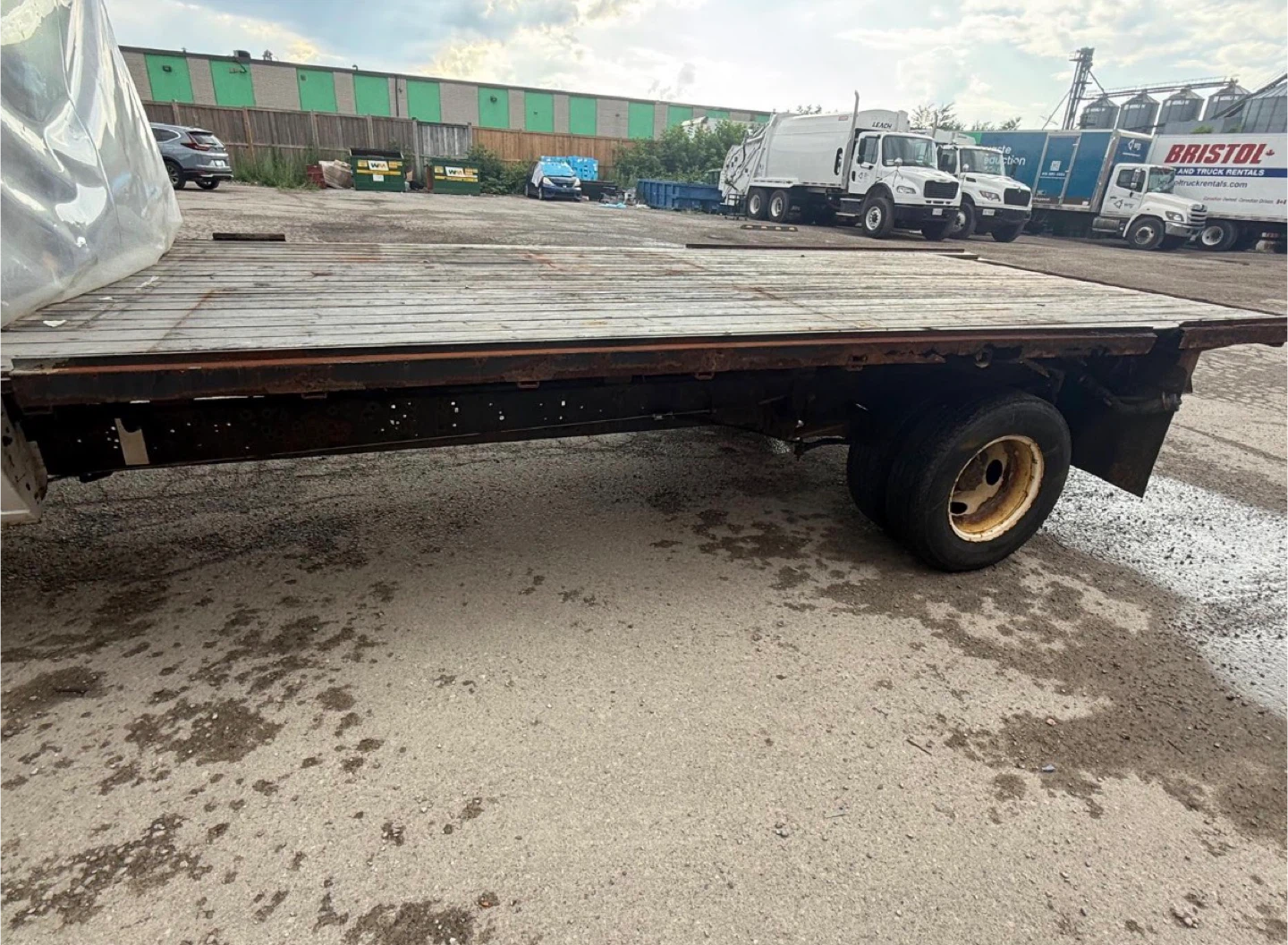 Ford E-350 Super Duty Flatbed Truck - photo 5