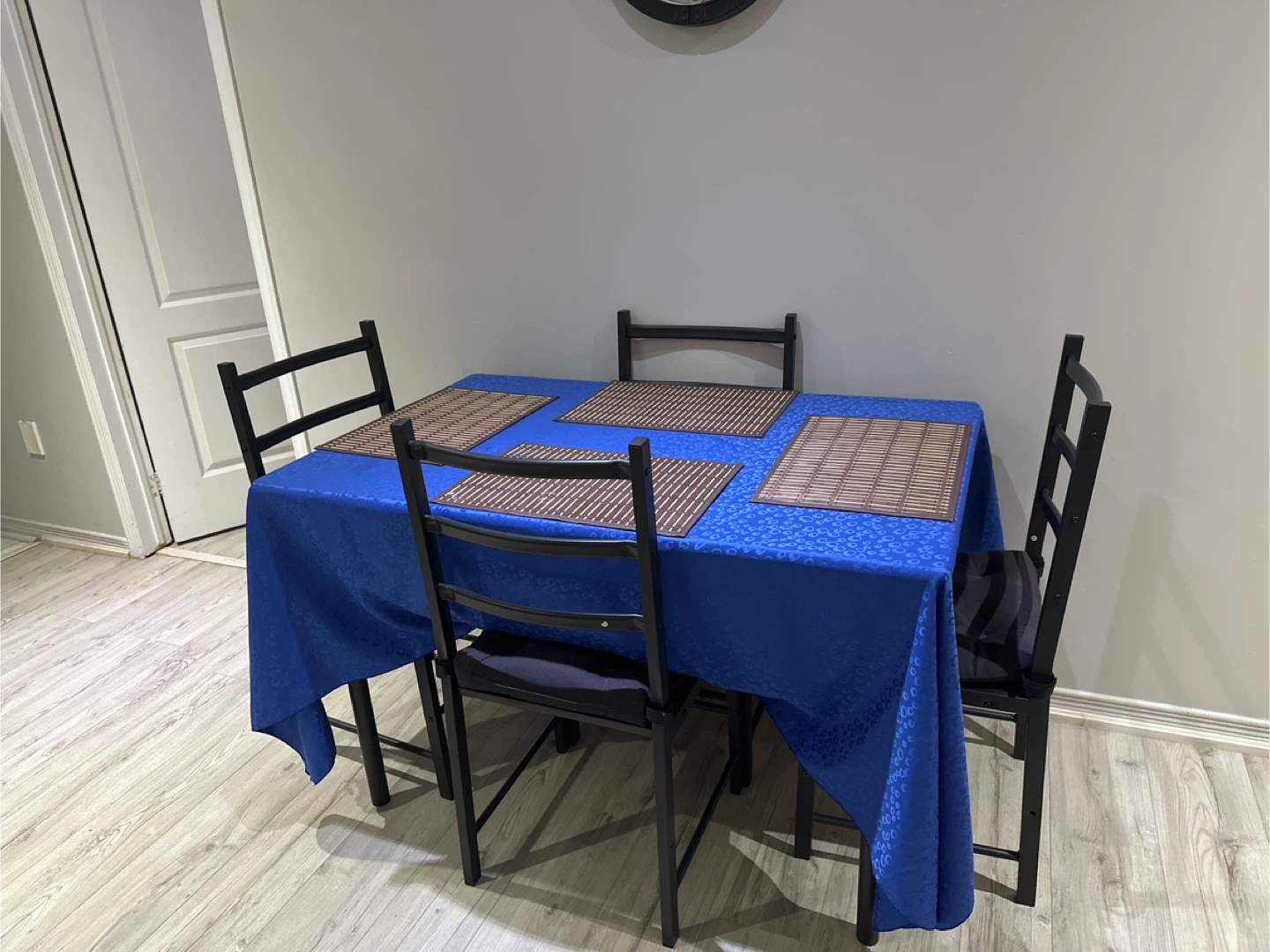 Dining Table Set with 4 Chairs