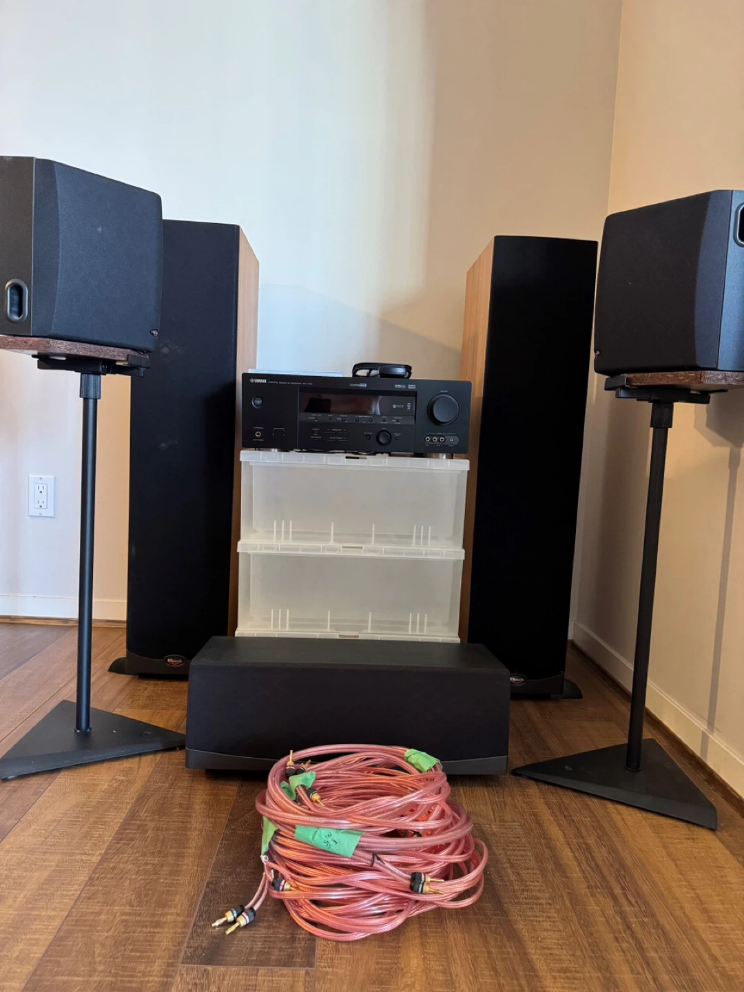 Speaker set and AV receiver