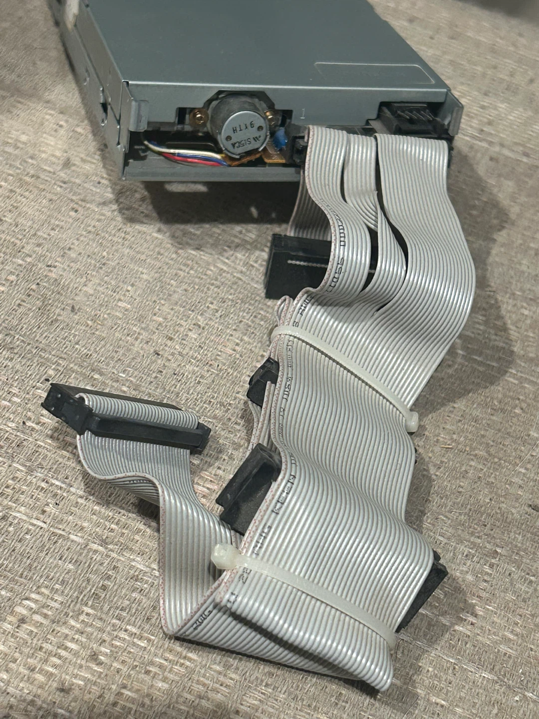 Mitsumi D359M3 Floppy Disk Drive - photo 3