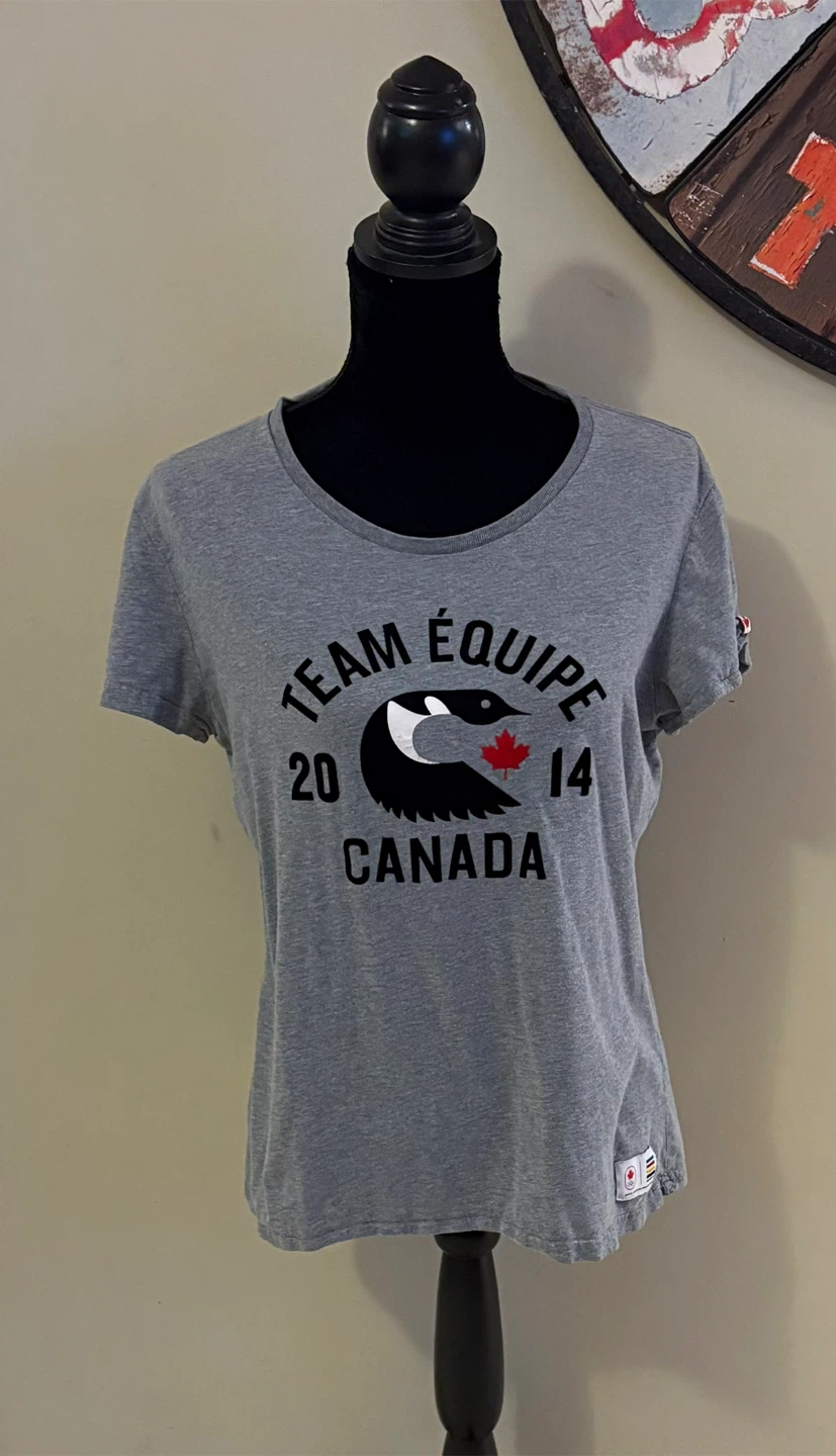 ✨✨HBC Team Équipe Canada 2014 T-Shirt