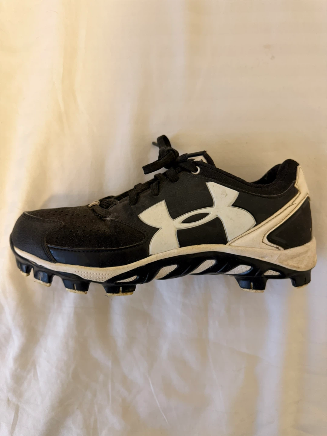 Under Armour Women's Black Baseball Cleats - photo 2