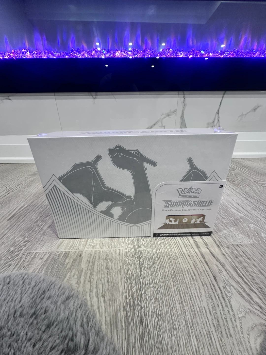 New Pokémon TCG Sword & Shield Ultra-Premium Collection - photo 2