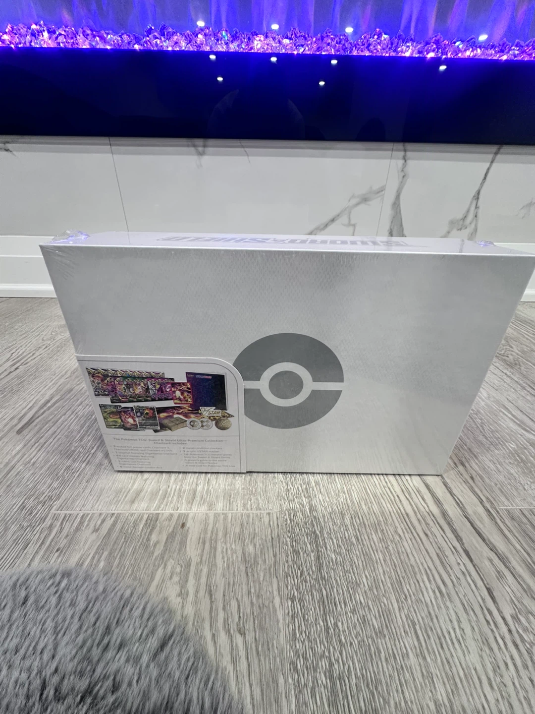 New Pokémon TCG Sword & Shield Ultra-Premium Collection - photo 4