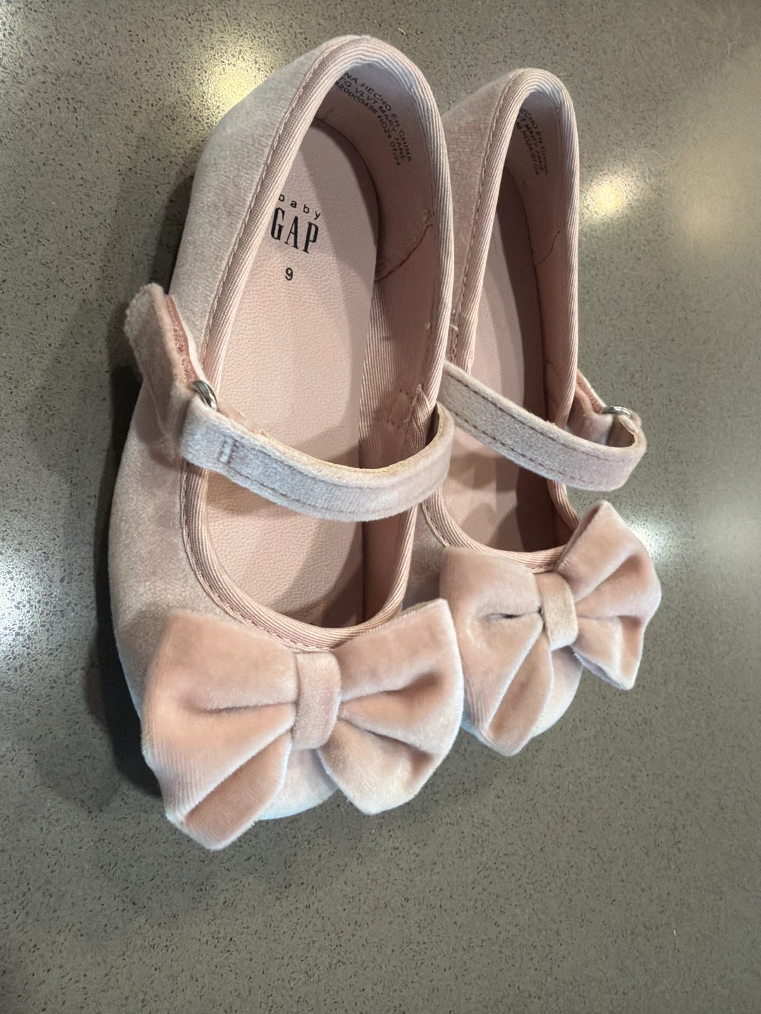 Baby Gap Pink Velvet Bow Shoes - Size 9