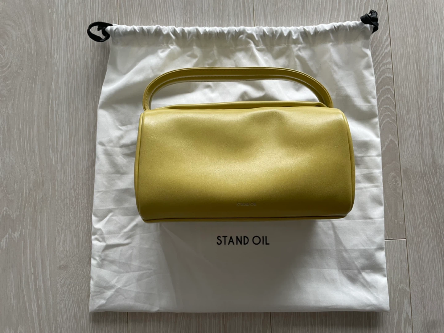 Stand Oil mini bag - Olive color