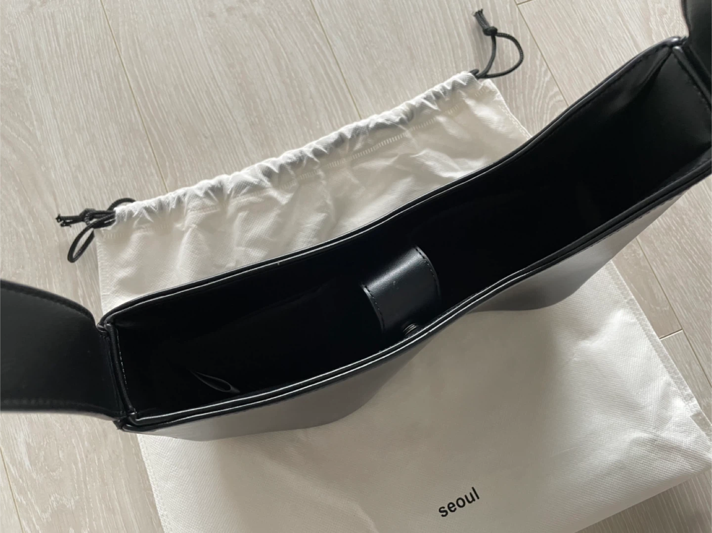 4our b Shoulder Bag - Black color - photo 3