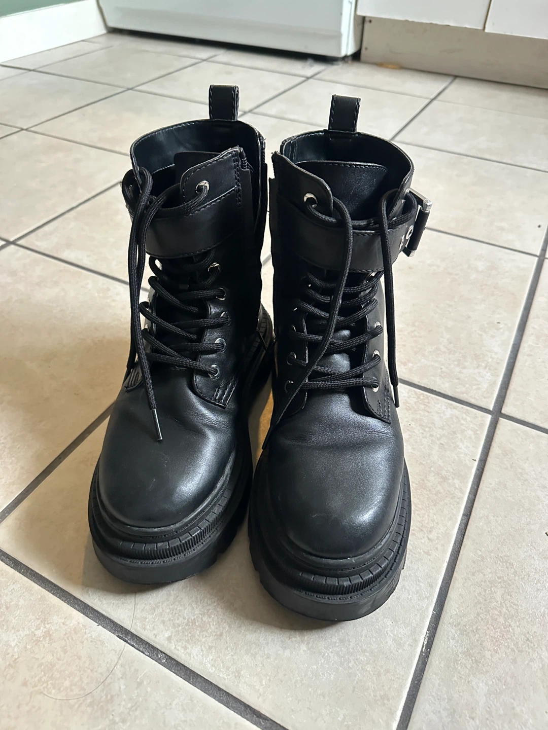 Michael Kors Boots Size 8 - photo 2