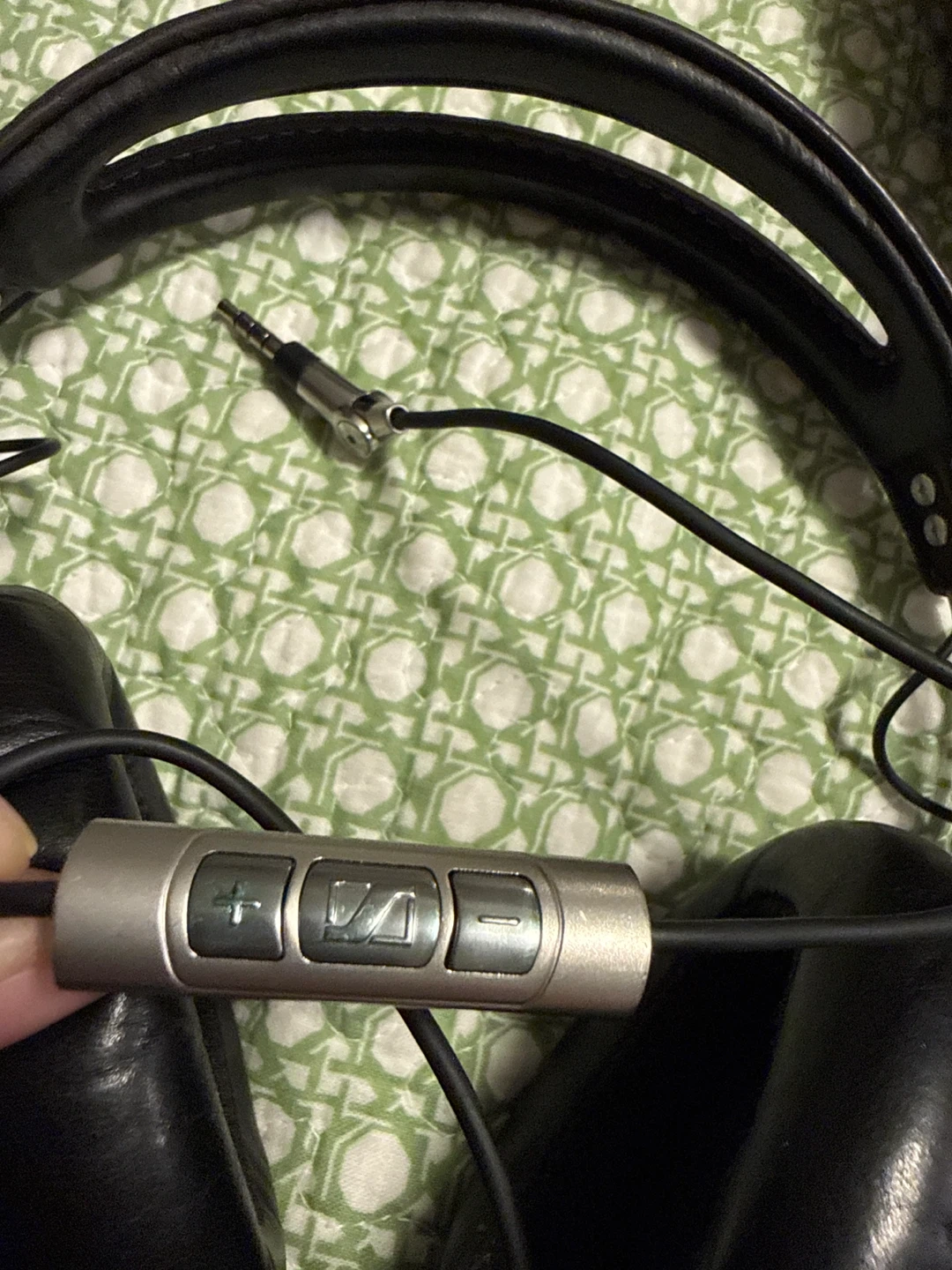 Sennheiser Momentum Headphones in brown with case - photo 2