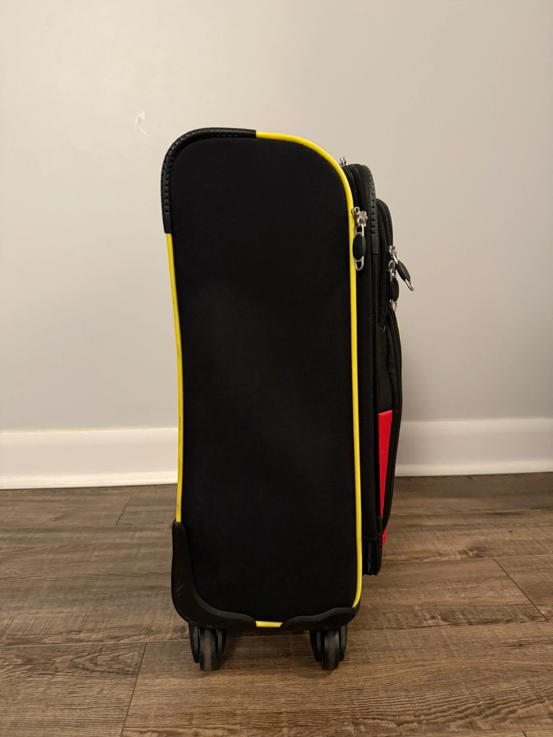 American Tourister Mickey Mouse Kids Luggage - photo 2