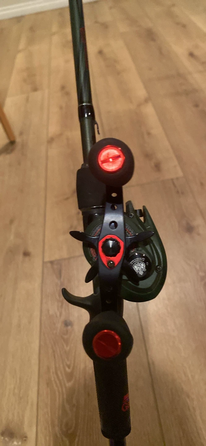 Abu Garcia bait-caster with 20lb braided line - photo 3