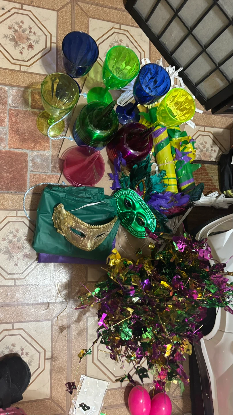 Mardi Gras Party Supplies - photo 3