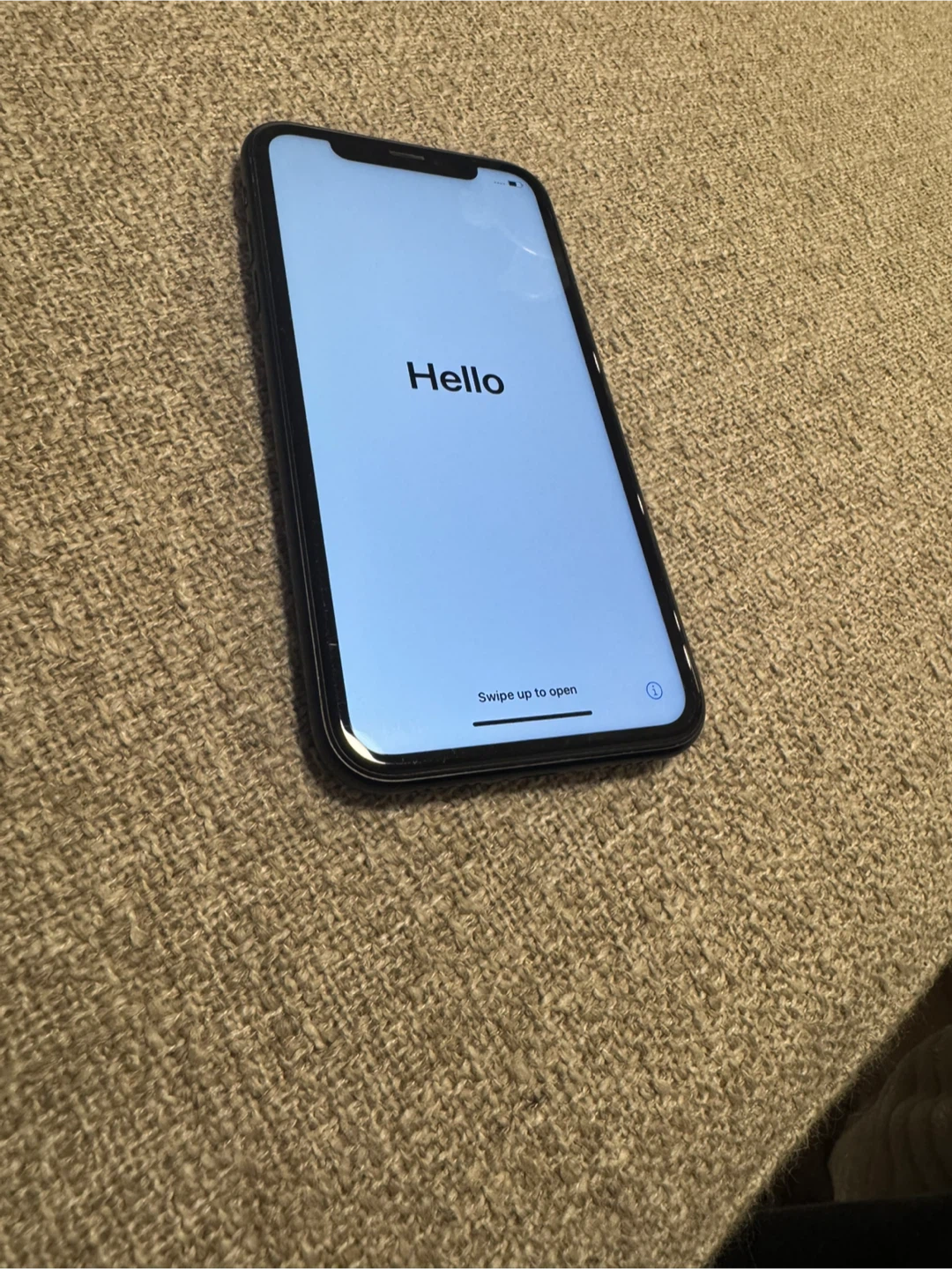 iPhone XR 64gb- case - charger - photo 4