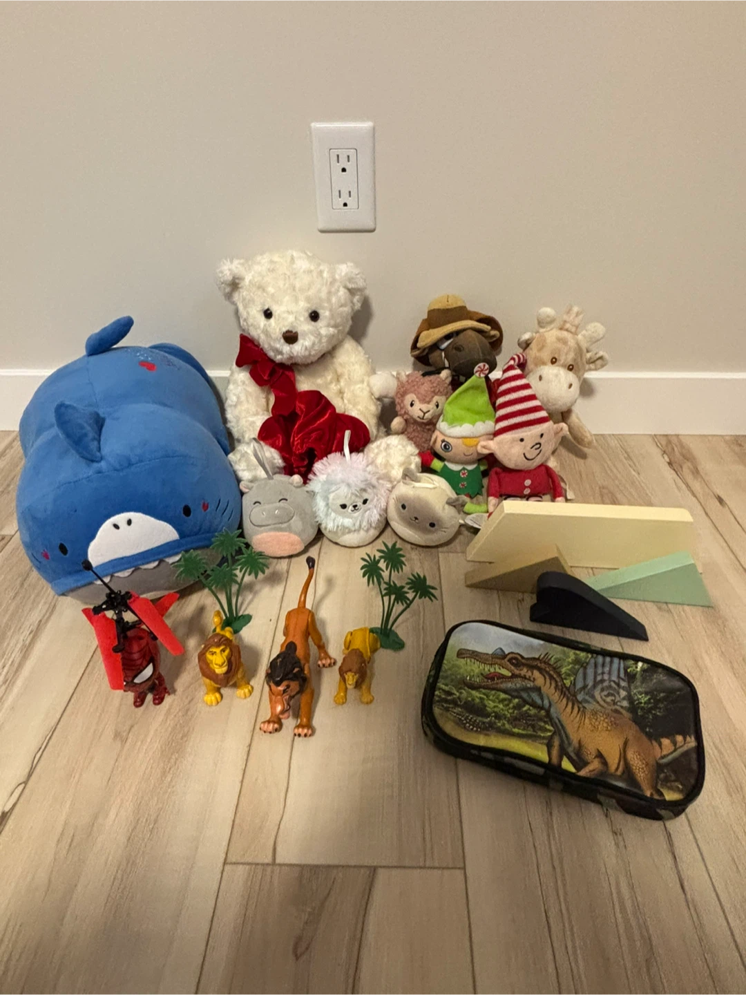 Children’s Miscellaneous Toy LOT For Sale