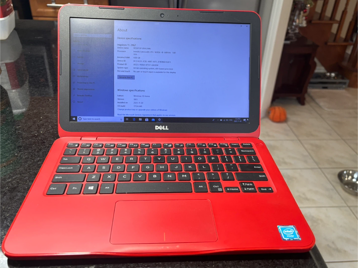 Dell Inspiron 11-3162 Red Laptop - photo 2