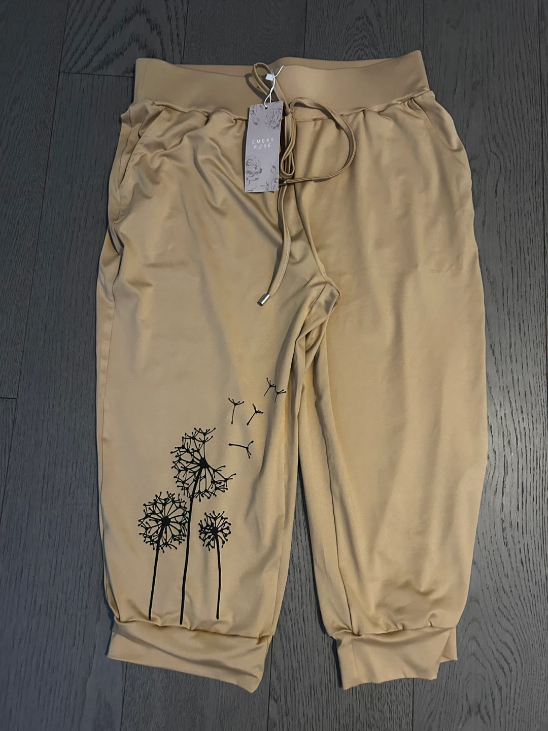 Emery Rose Beige Cropped Pants - Size M - New