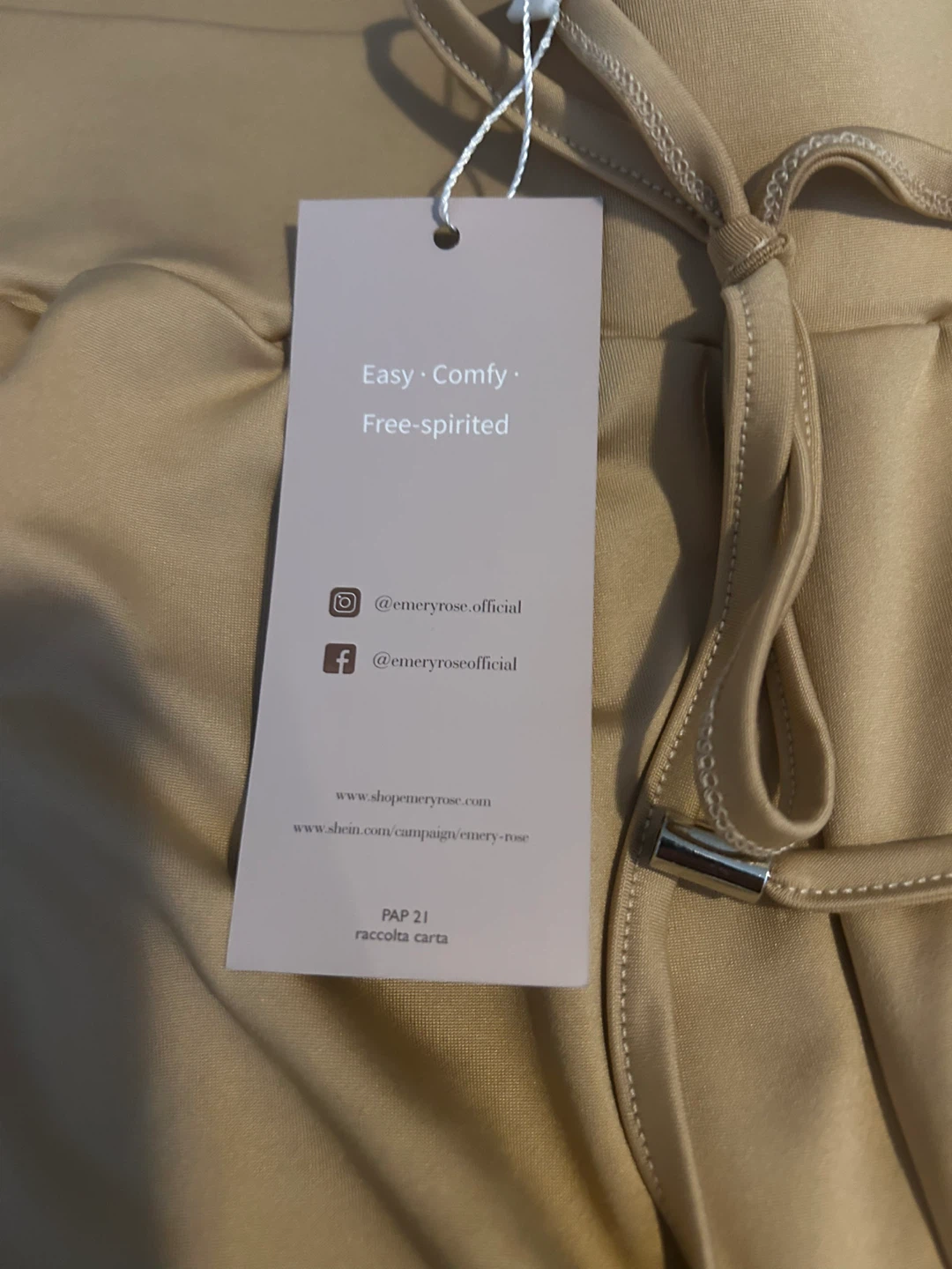 Emery Rose Beige Cropped Pants - Size M - New - photo 3
