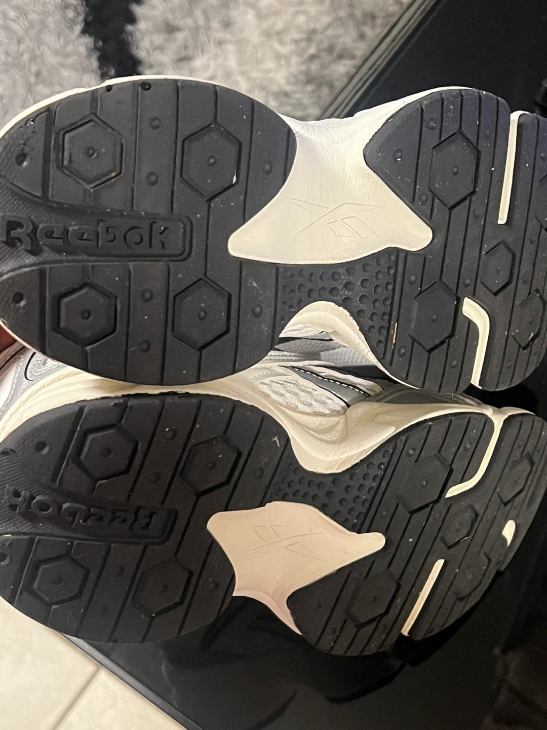 Reebok White/Silver Sneakers - Size 9 US - photo 3