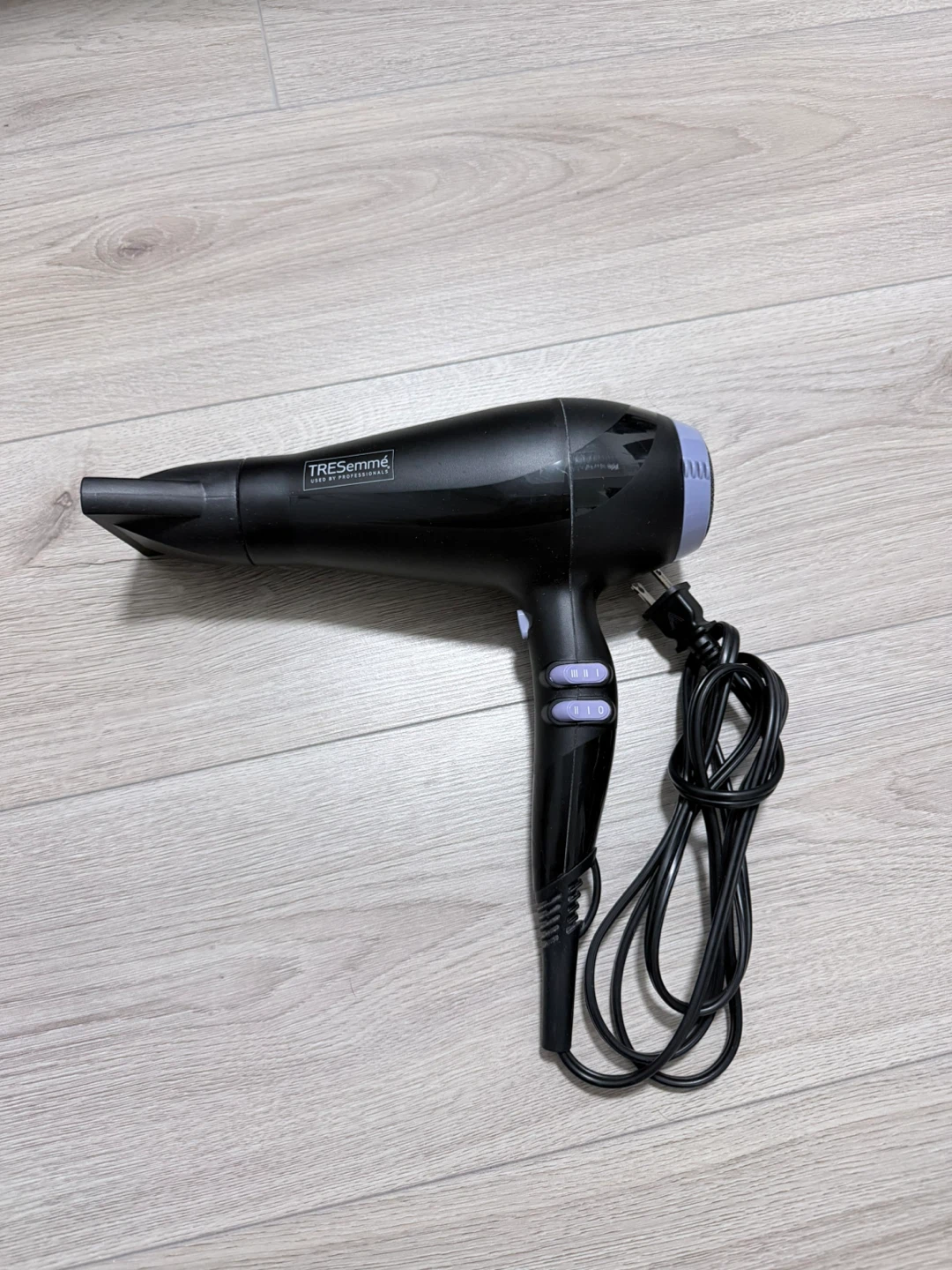 TRESemmé Hair Dryer - photo 2