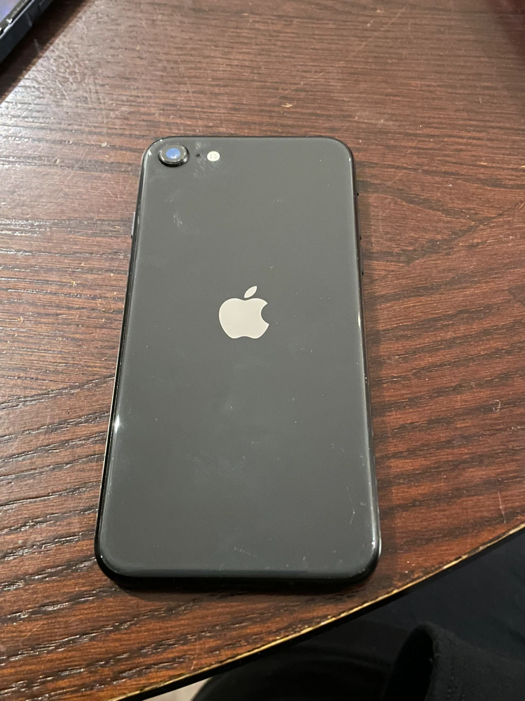 iPhone SE - photo 2