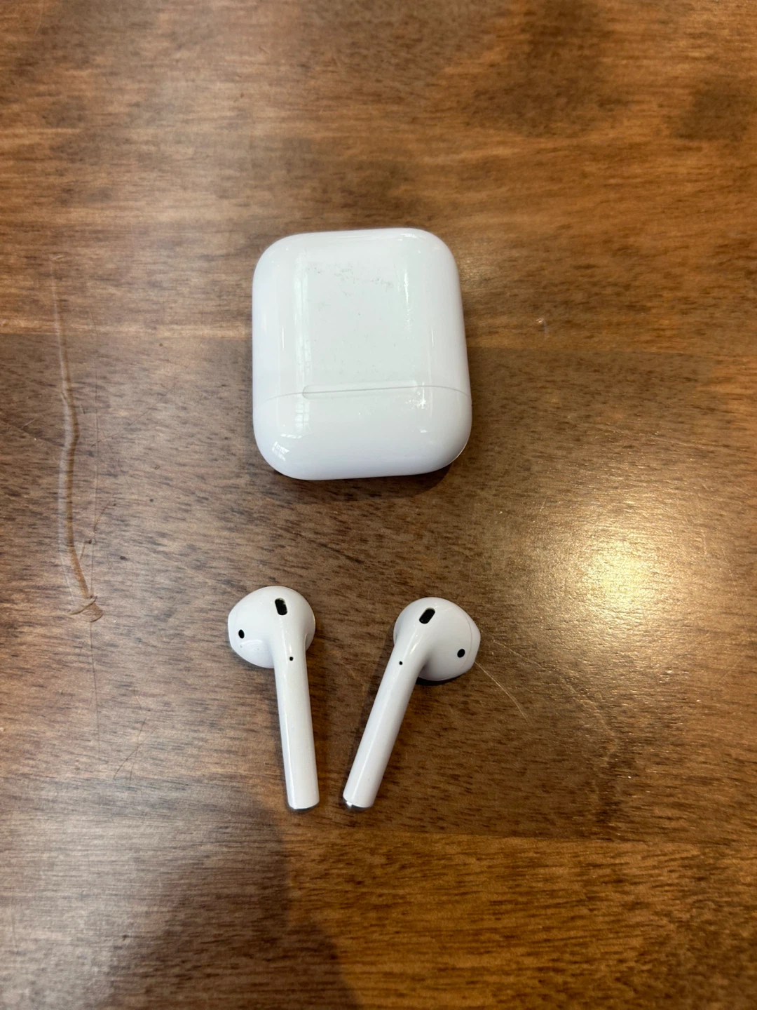 Apple AirPods 2nd Generation - Great Condition! - photo 4
