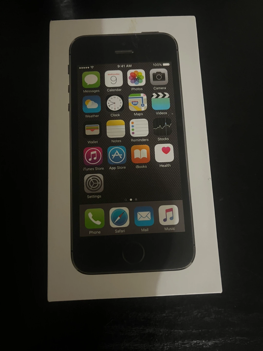 Apple iPhone 5s 16GB - READ Description